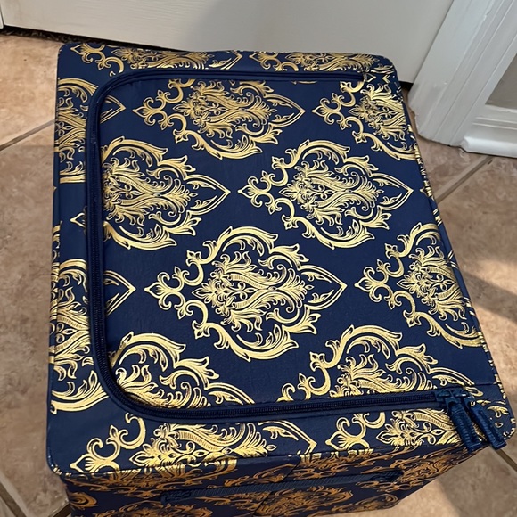 Storage bin - Picture 4 of 6